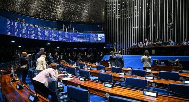 Senado pode votar na quarta aumento de penas para crimes contra professores e médicos