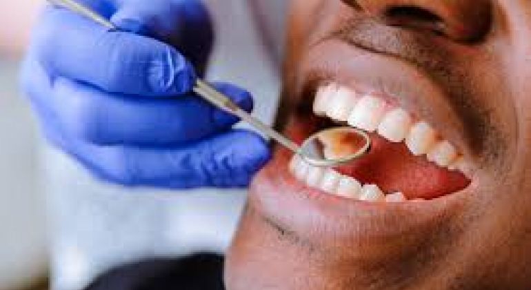 Adufg consegue reajuste zero em renovação do Plano Odontológico