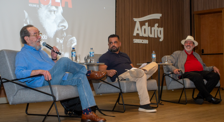 Adufg-Sindicato recebe lançamento do novo livro de Fernando Morais sobre Lula