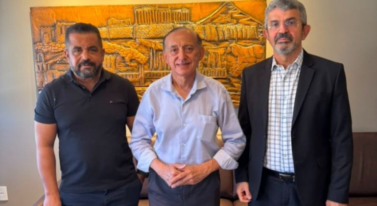 Adufg-Sindicato recebe vereador Anselmo Pereira para discutir projetos de mobilidade e infraestrutura no entorno da UFG