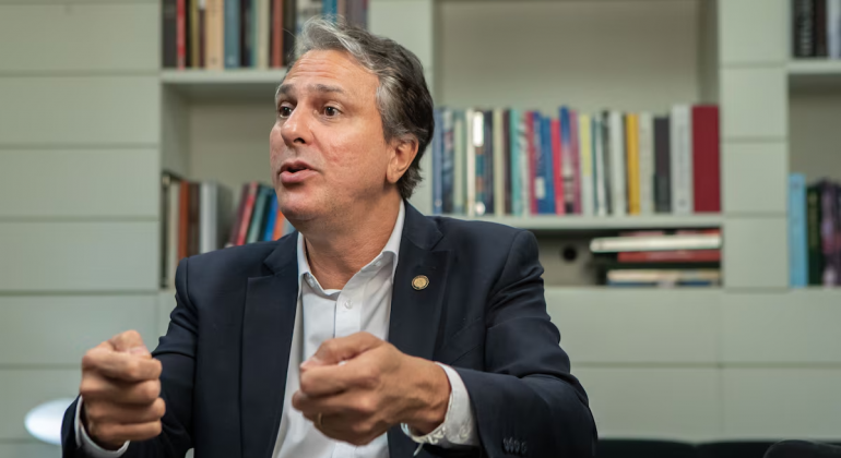 Associações de faculdades e ensino a distância reagem a limite de EAD em licenciaturas: ‘Inviável’