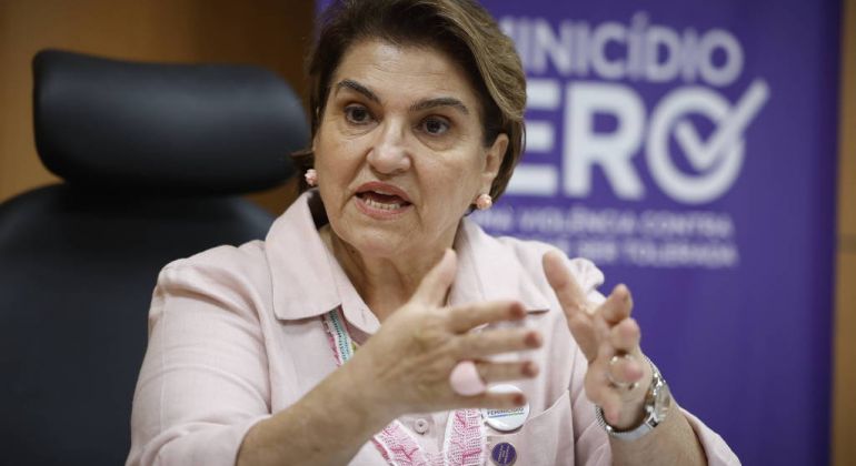 Currículo escolar terá conteúdo de violência contra as mulheres, diz ministra