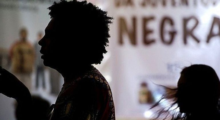 Dia Internacional contra Discriminação Racial mostra impacto nas mulheres negras 