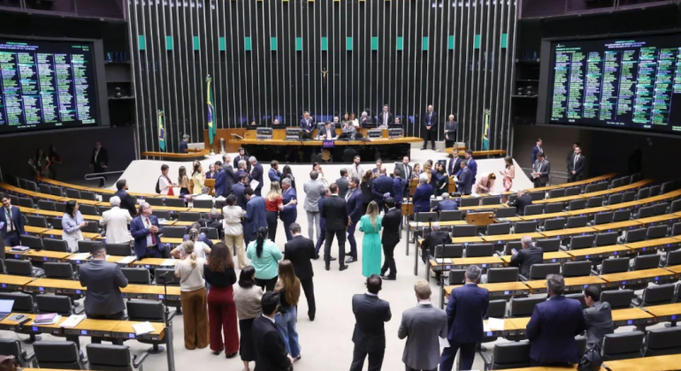 Falta de acordo trava pautas no Congresso a uma semana do recesso