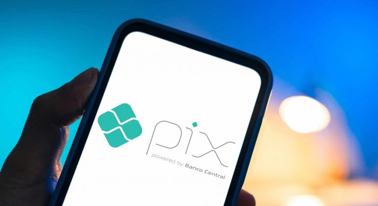 FMI elogia Pix e cobra autonomia financeira do Banco Central