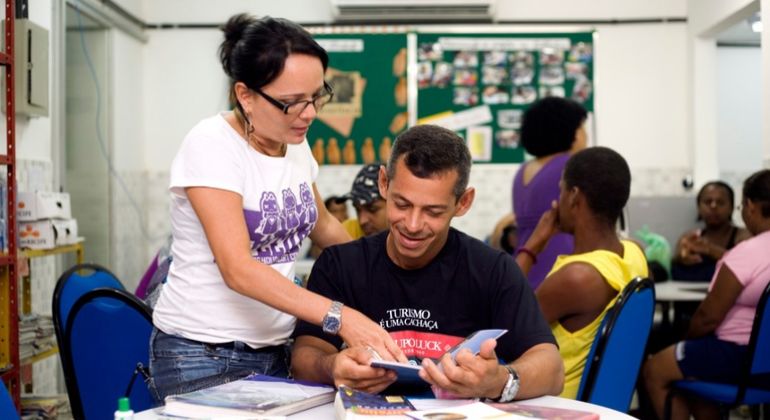 Formação ofertada pelo MEC fortalece docência na EJA