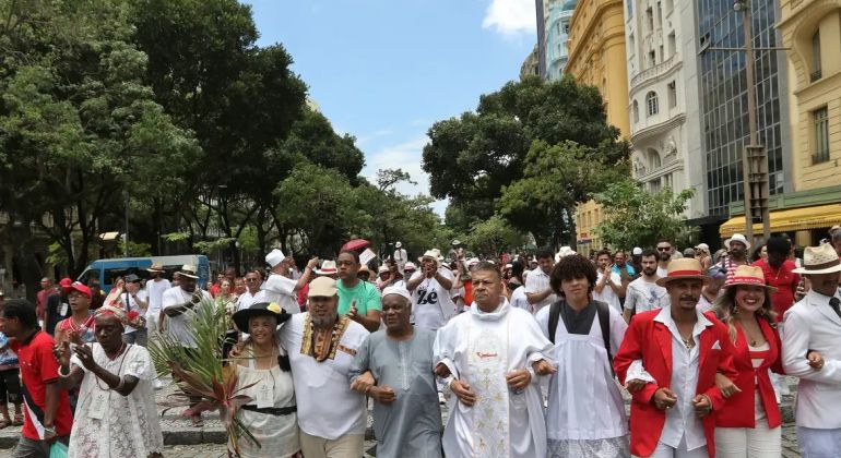 Intolerância religiosa: Disque 100 registra 2,4 mil casos em 2024