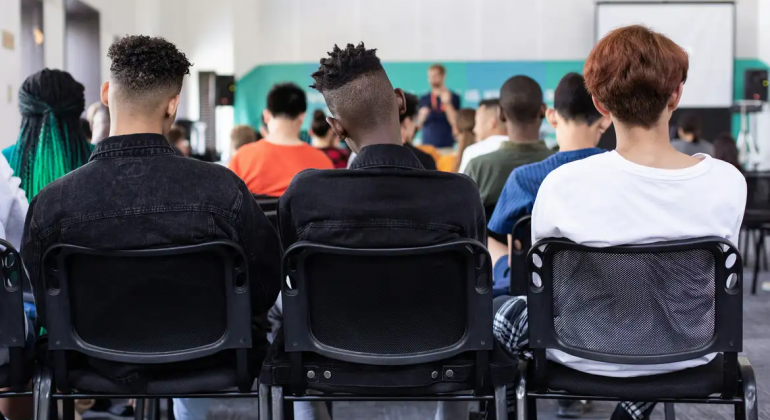 Investimento público em educação cai no Brasil entre 2015 e 2021