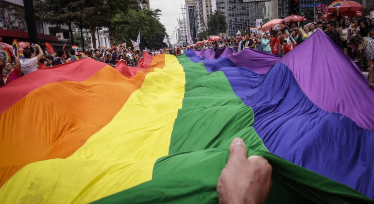 Justiça ignora entendimento do Supremo e minimiza casos de LGBTfobia, diz estudo