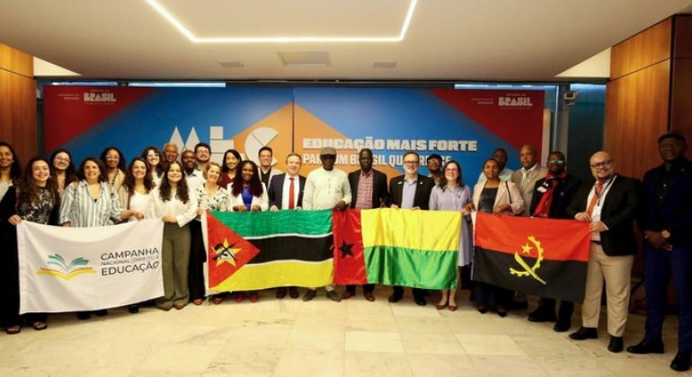 MEC debate cooperação em educação com países lusófonos