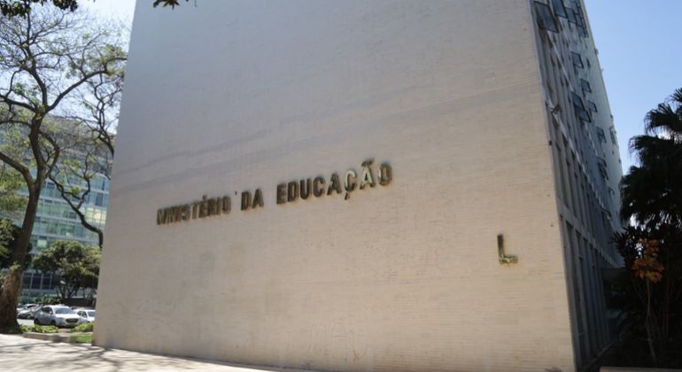 MEC Normas reúne normativos e atos da educação brasileira