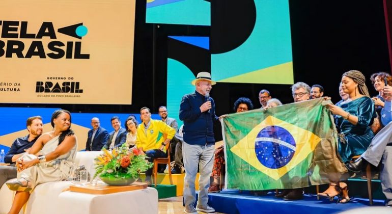MEC participa de lançamento da Plataforma Tela Brasil