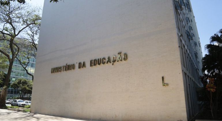Orçamento do MEC detalha despesas discricionárias em 2026
