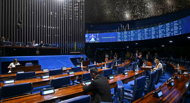 Senado aprova projeto que endurece penas por violência sexual digital contra crianças e adolescentes