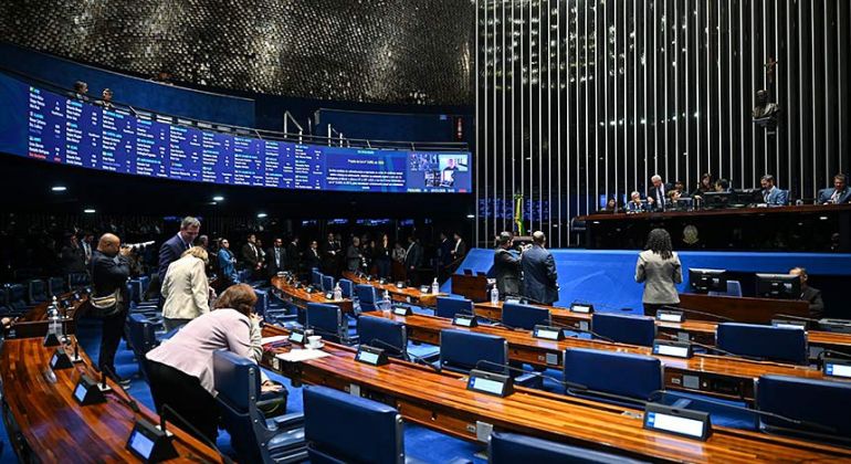 Senado pode votar na quarta aumento de penas para crimes contra professores e médicos