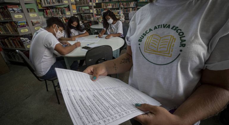 Só 19% se formam na educação básica na idade certa e com a aprendizagem suficiente